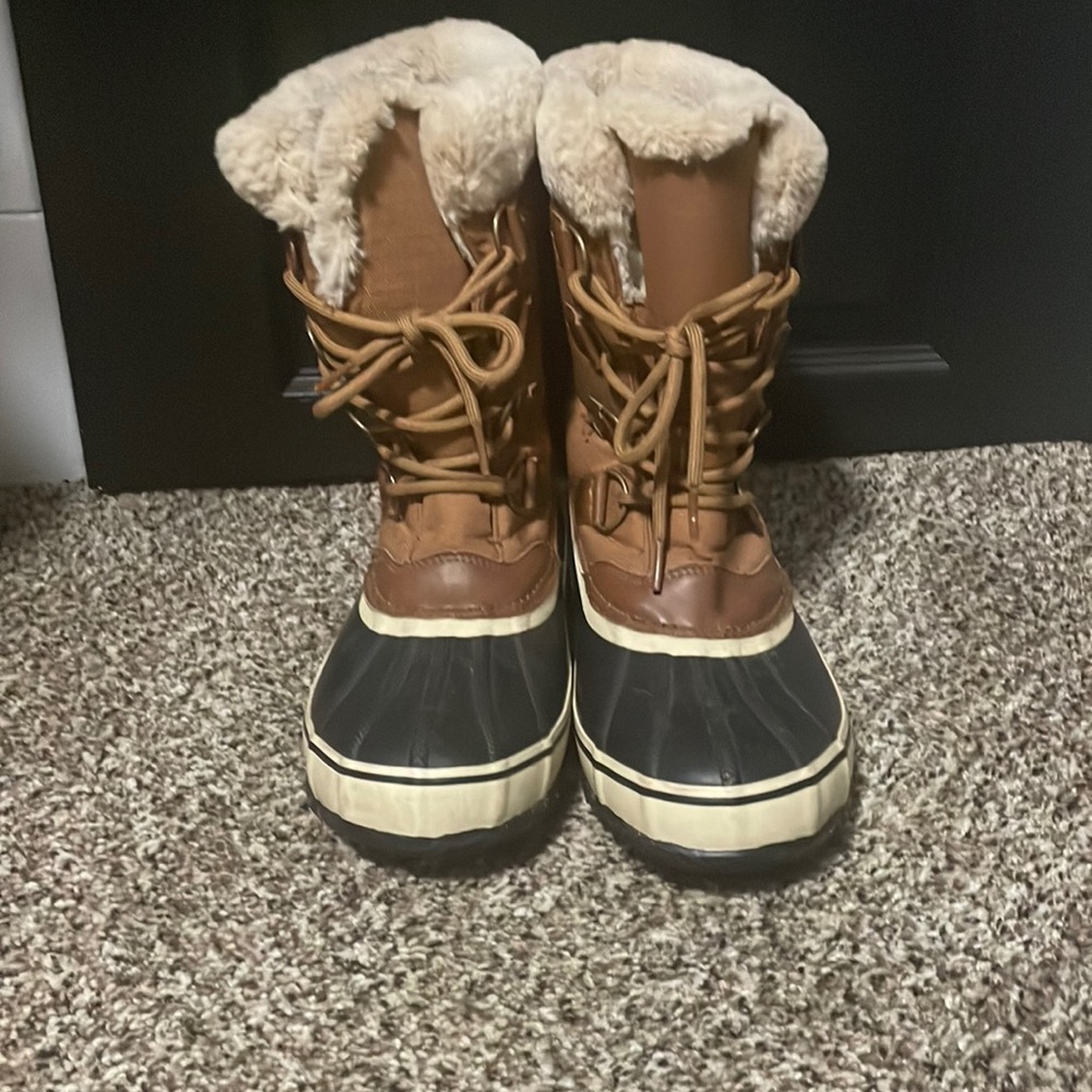 Boots with the fur